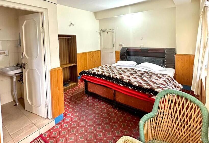 غرفة قياسية مزوَّدة بشُرفة, Shivling View