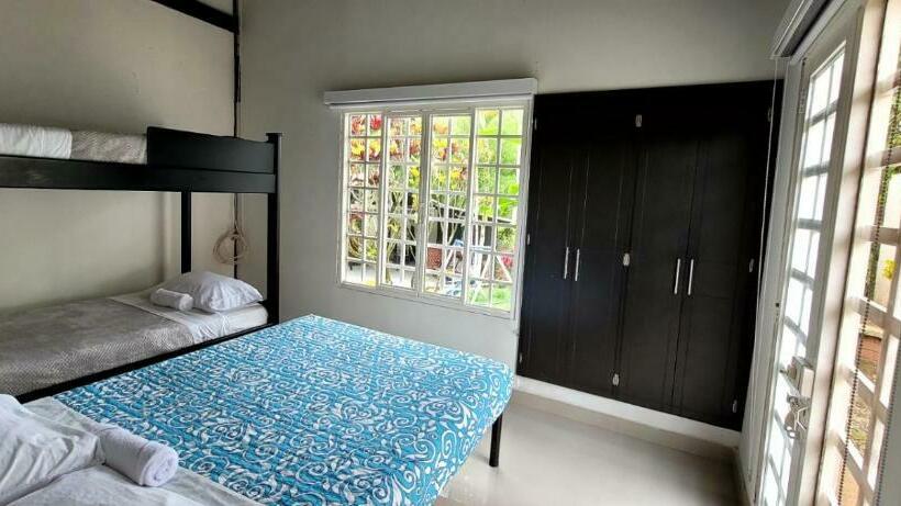 Семейный Номер, Chalet La Promesa