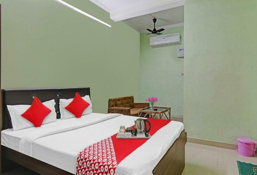 חדר קלאסי לשלושה, Oyo Flagship 70361 K R Residency
