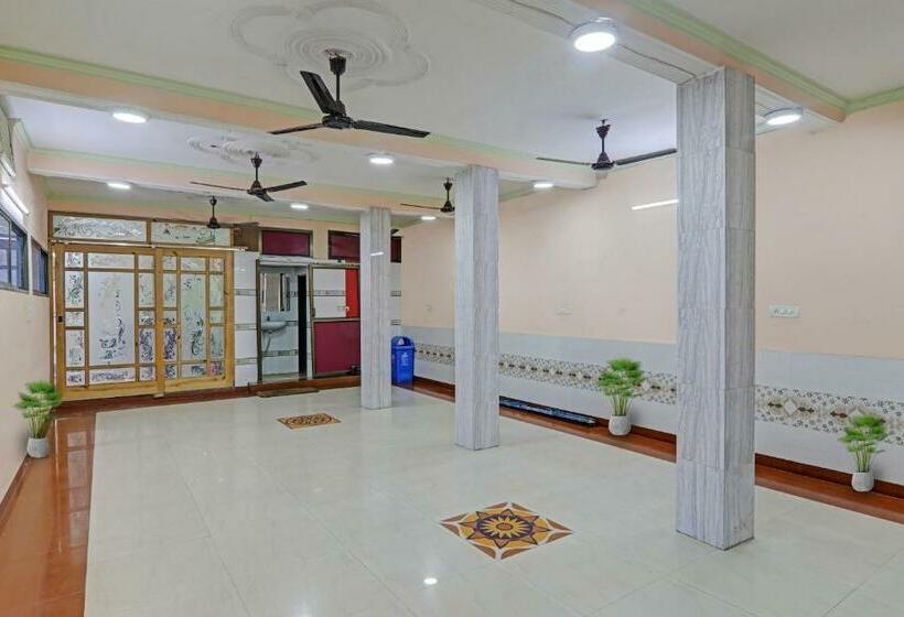 חדר קלאסי לשלושה, Oyo Flagship 70361 K R Residency