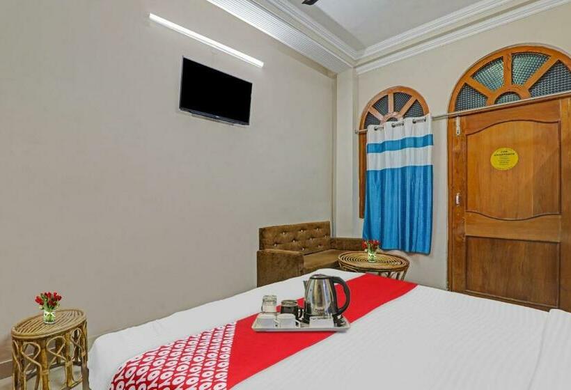 트리플 클래식 룸, Oyo Flagship 70361 K R Residency