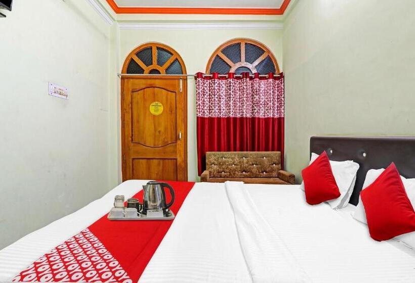 트리플 클래식 룸, Oyo Flagship 70361 K R Residency