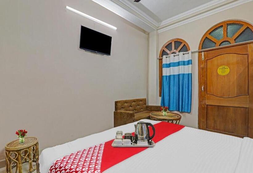 트리플 클래식 룸, Oyo Flagship 70361 K R Residency