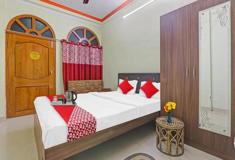 트리플 클래식 룸, Oyo Flagship 70361 K R Residency