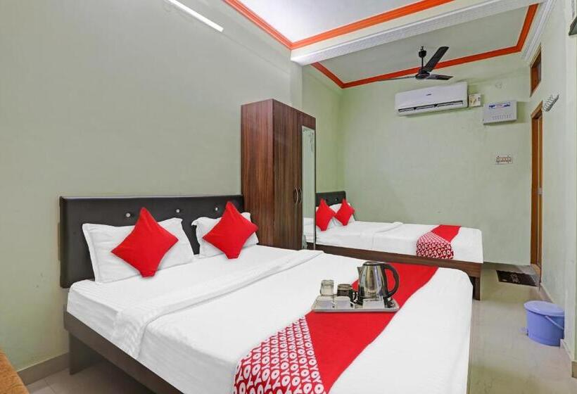 트리플 클래식 룸, Oyo Flagship 70361 K R Residency