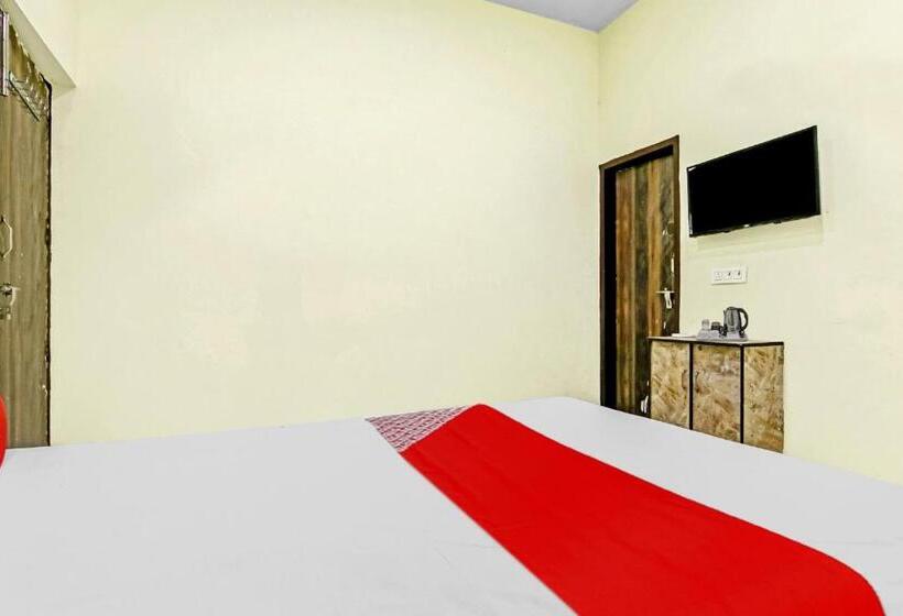 חדר קלאסי לשלושה, Oyo Flagship  Prince In