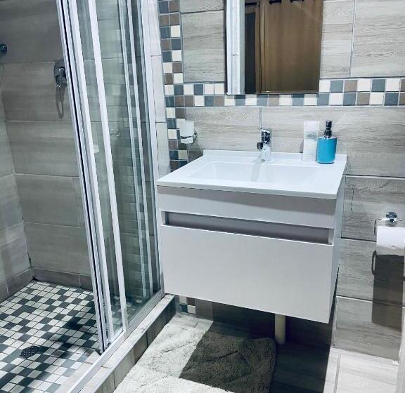 标准间, Malmeines