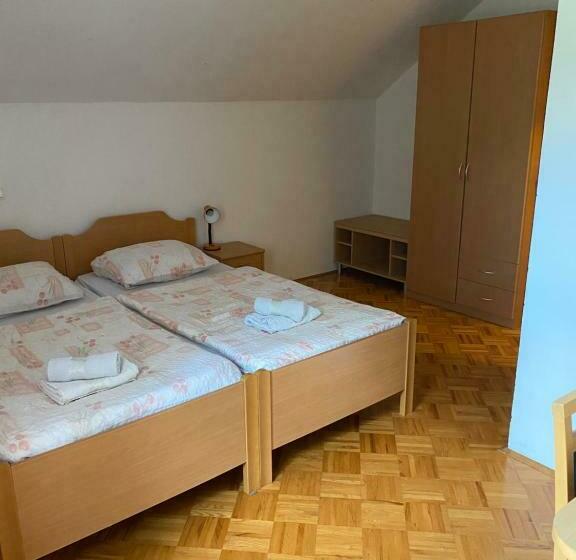 اتاق خانوادگی, Kmetija Knavs