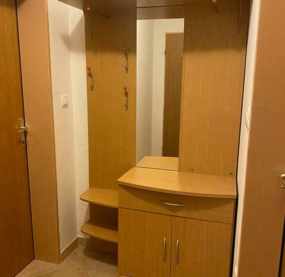 اتاق خانوادگی, Kmetija Knavs