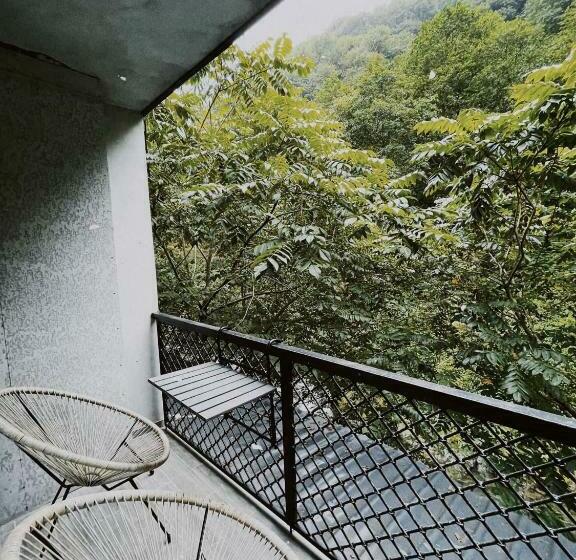 اتاق استاندارد, Park Resort Mtirala National Park