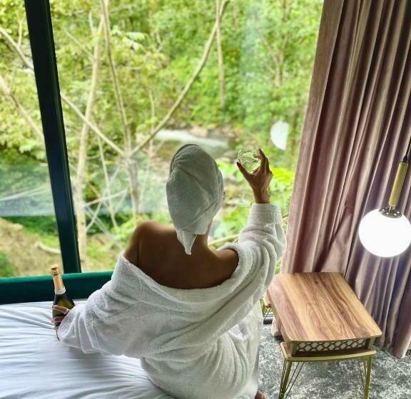 اتاق استاندارد, Park Resort Mtirala National Park