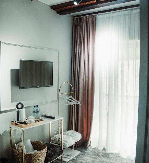 اتاق لوکس, Park Resort Mtirala National Park