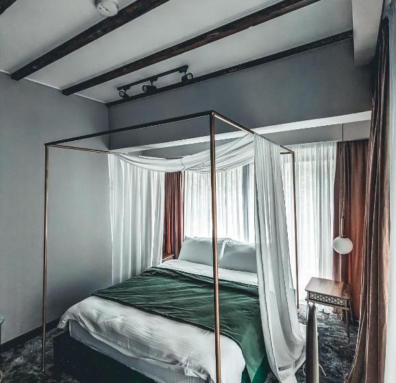 اتاق لوکس, Park Resort Mtirala National Park