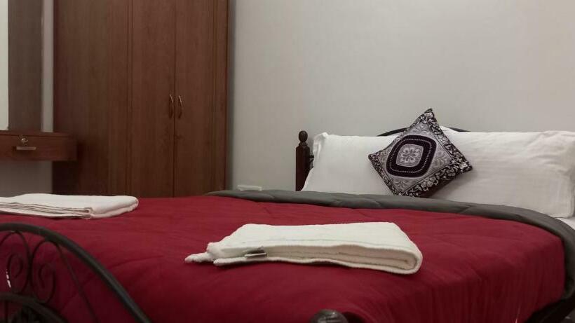 Medencére Néző 1 Szobás Apartman, Sea Mist By Gta&h Near Sbi Bank Fort Aguada Road