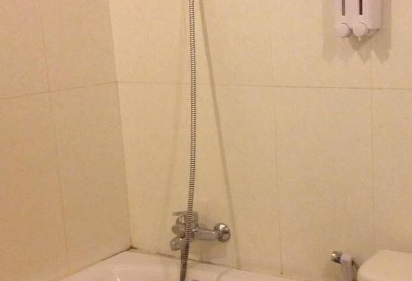 Quarto Estandar, Baan Busaba