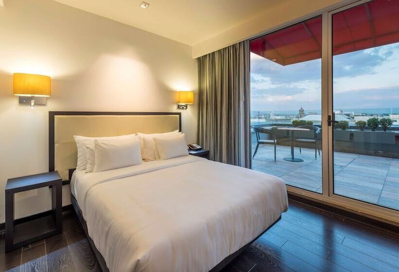 Chambre Standard Lit Double, Doubletree By Hilton Guadalajara Centro Historico