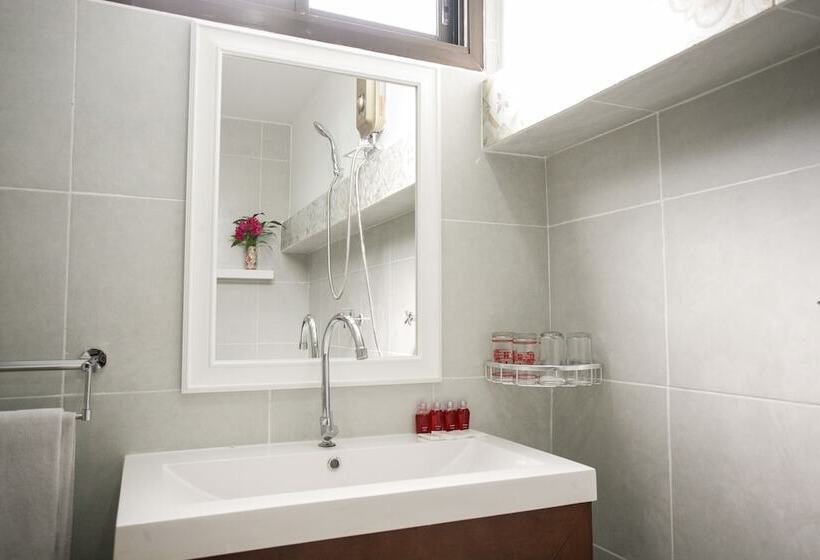 חדר משפחתי, Eriksson Guesthouse