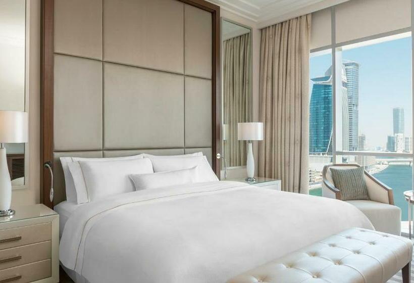 اتاق استاندارد با تخت بزرگ, Hilton Dubai Al Habtoor City