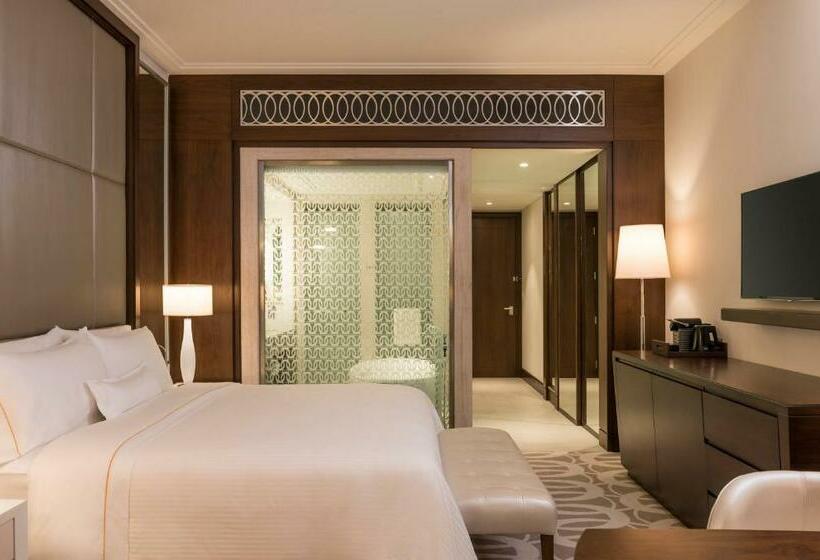 اتاق لوکس با چشمانداز, Hilton Dubai Al Habtoor City