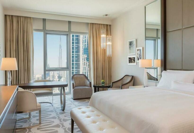اتاق اجرایی با تخت بزرگ, Hilton Dubai Al Habtoor City