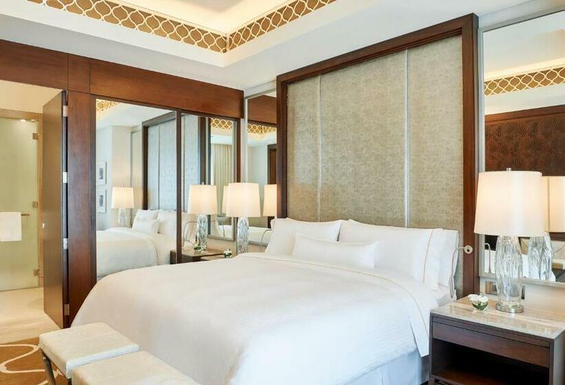 سوییت, Hilton Dubai Al Habtoor City