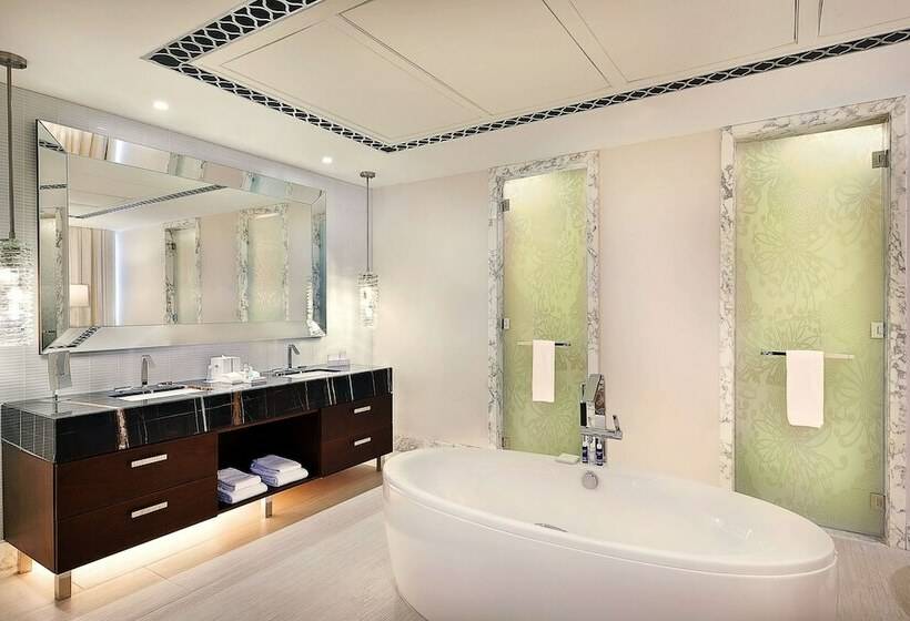 سوییت, Hilton Dubai Al Habtoor City