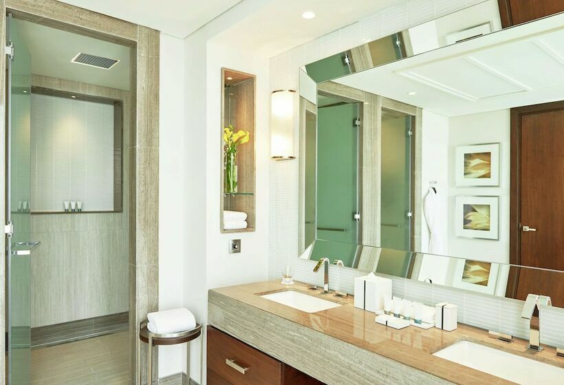 سوییت اجرایی, Hilton Dubai Al Habtoor City