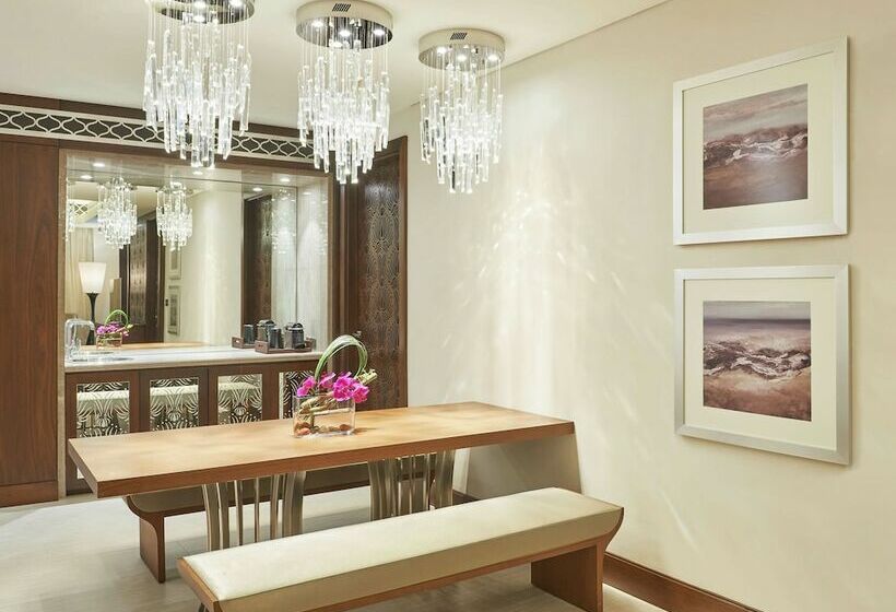 سوییت خانوادگی, Hilton Dubai Al Habtoor City