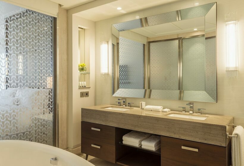 سوییت خانوادگی, Hilton Dubai Al Habtoor City