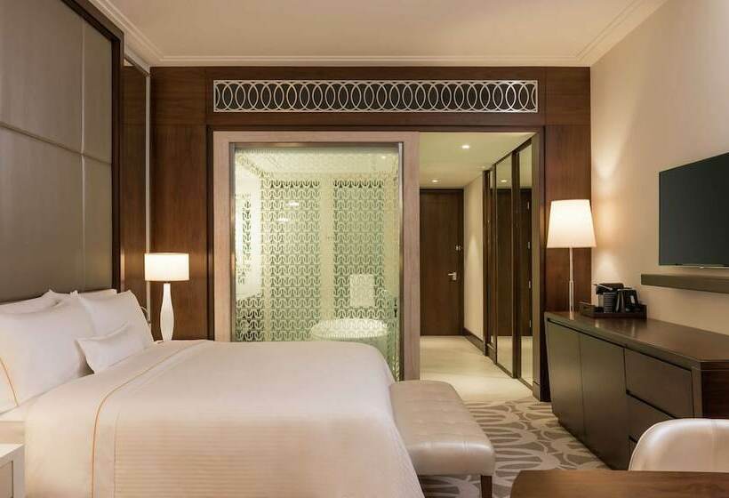 اتاق لوکس با چشمانداز, Hilton Dubai Al Habtoor City