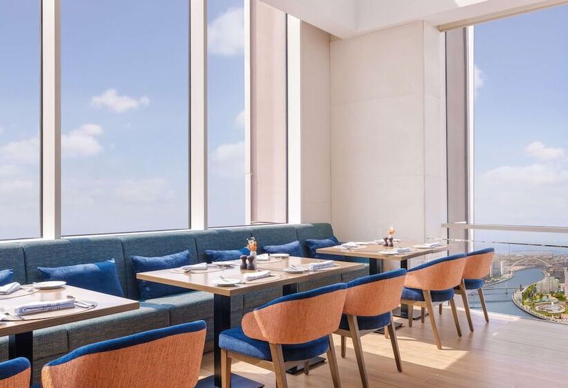 سوییت اجرایی, Hilton Dubai Al Habtoor City