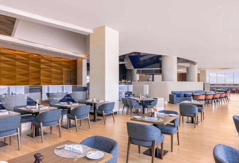 سوییت اجرایی, Hilton Dubai Al Habtoor City