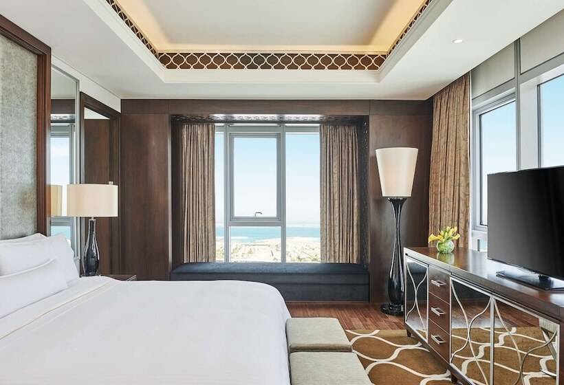 سوییت اجرایی, Hilton Dubai Al Habtoor City