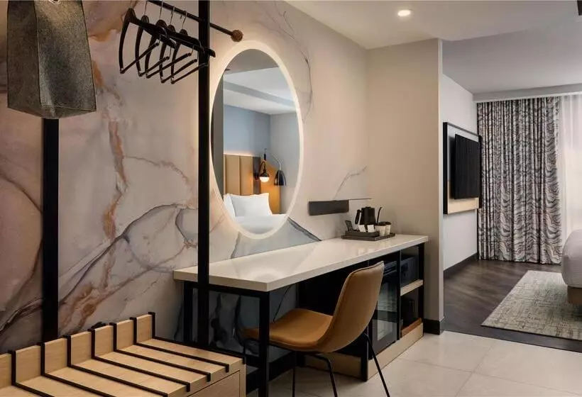 Junior Suite King Bed