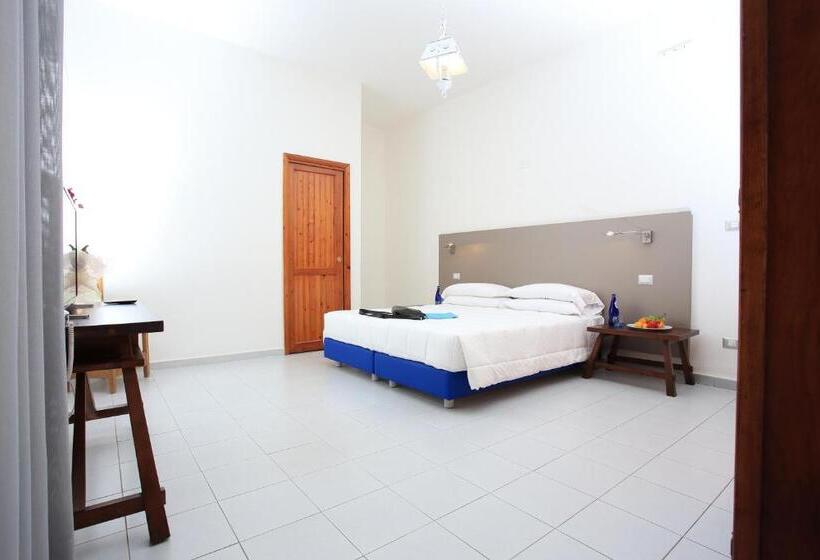 Семейный Номер, Meli