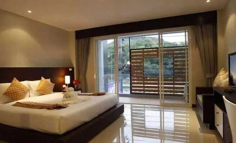 Deluxe Zimmer, Nize