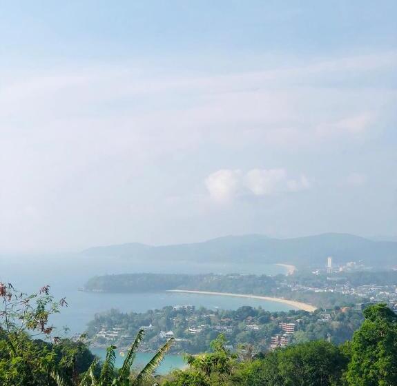 سرير فى غرفة مشتركه, Ok Phuket