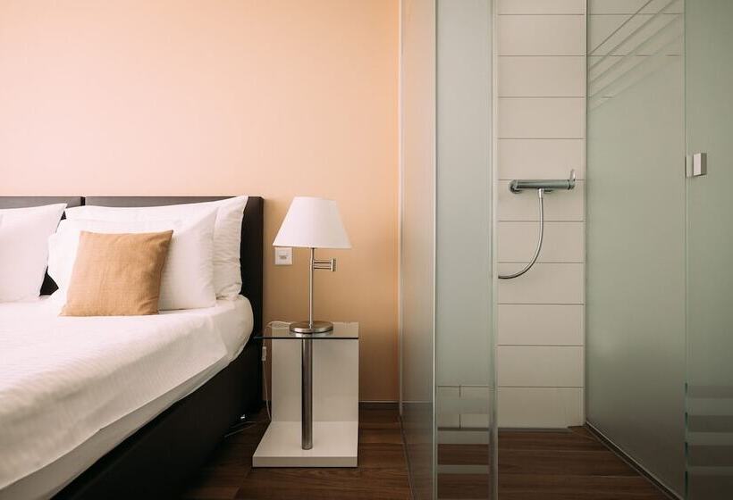 חדר סטנדרט עם מרפסת, Schützen Steffisburg