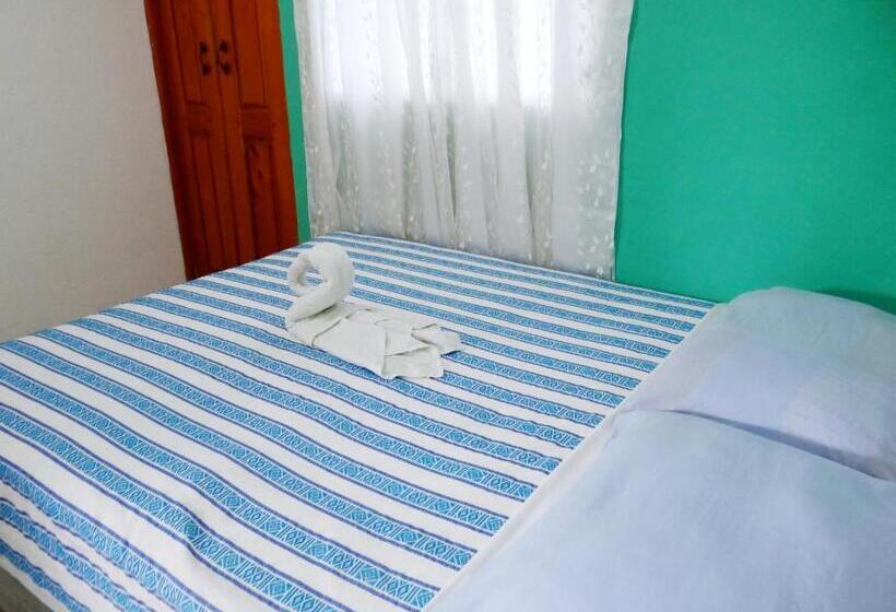 اتاق استاندارد یک نفره, Y Restaurante Las Gardenias