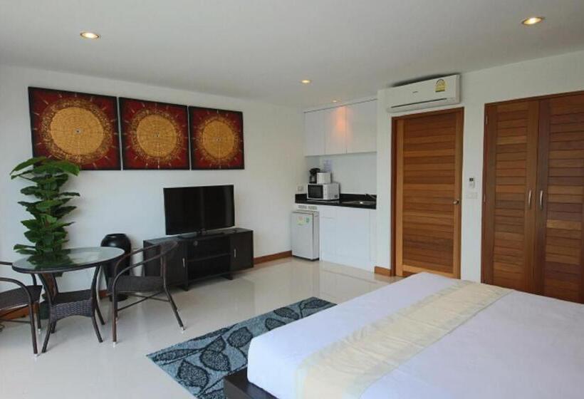 プールビュースタンダードステューディオ, Tropical Sea View Residence