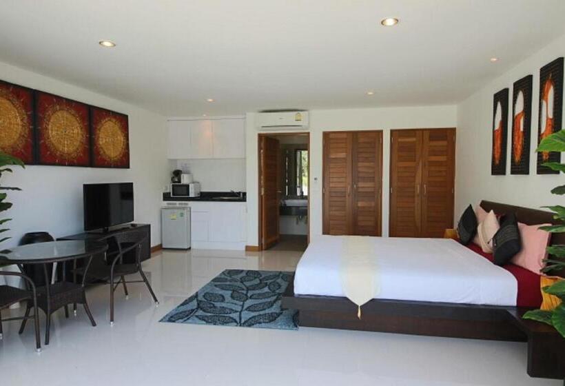 プールビュースタンダードステューディオ, Tropical Sea View Residence