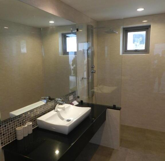 דירת דלוקס 2 חדרי שינה, Tropical Sea View Residence