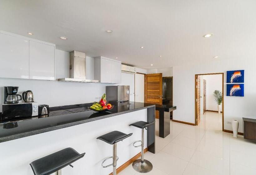 דירת דלוקס 2 חדרי שינה, Tropical Sea View Residence