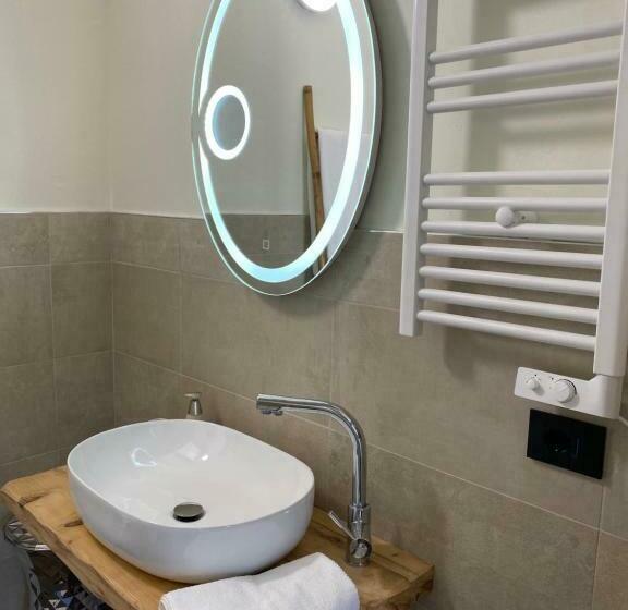 غرفة قياسية سرير كينج لذوى الإحتياجات الخاصة, Luvias Spa