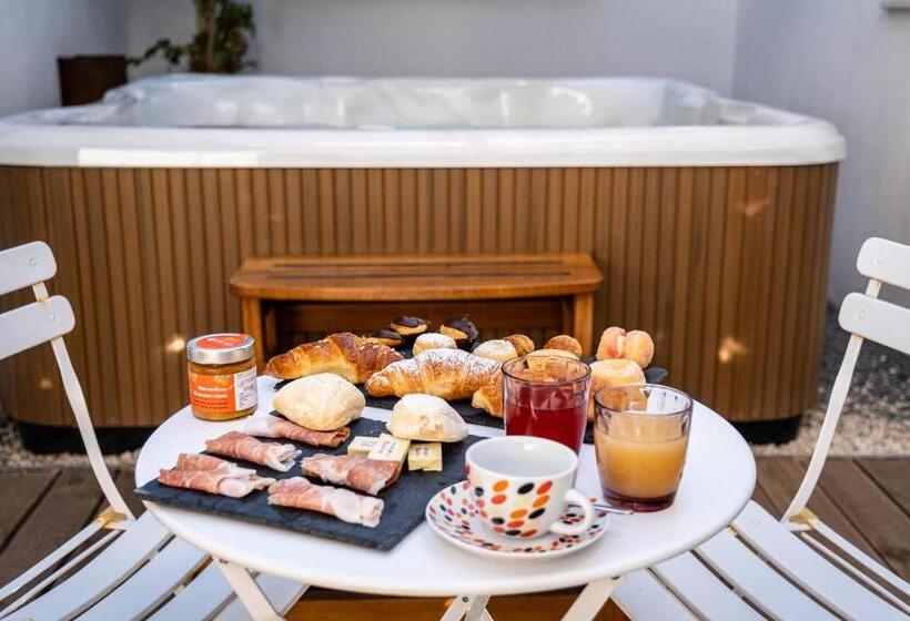 غرفة قياسية سرير كينج لذوى الإحتياجات الخاصة, Luvias Spa