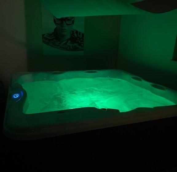 غرفة قياسية سرير كينج لذوى الإحتياجات الخاصة, Luvias Spa