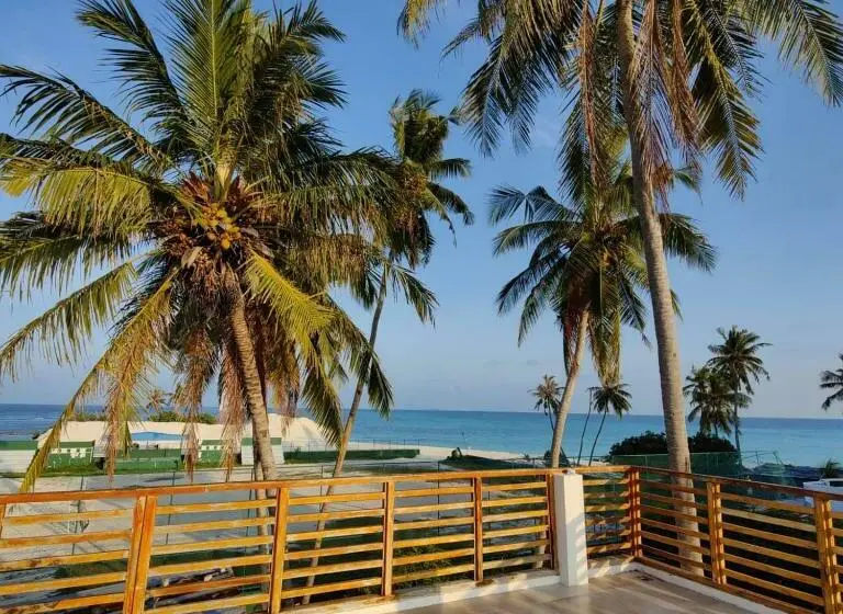 اتاق خانوادگی, Cowry Inn
