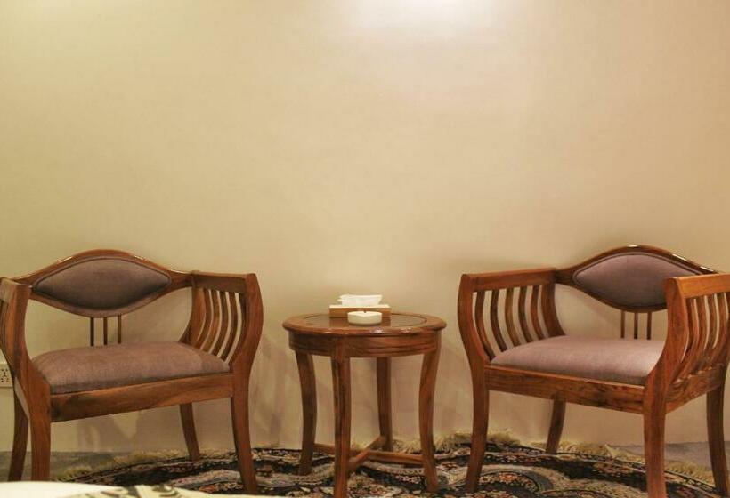 اتاق لوکس, Famree Resort Hunza