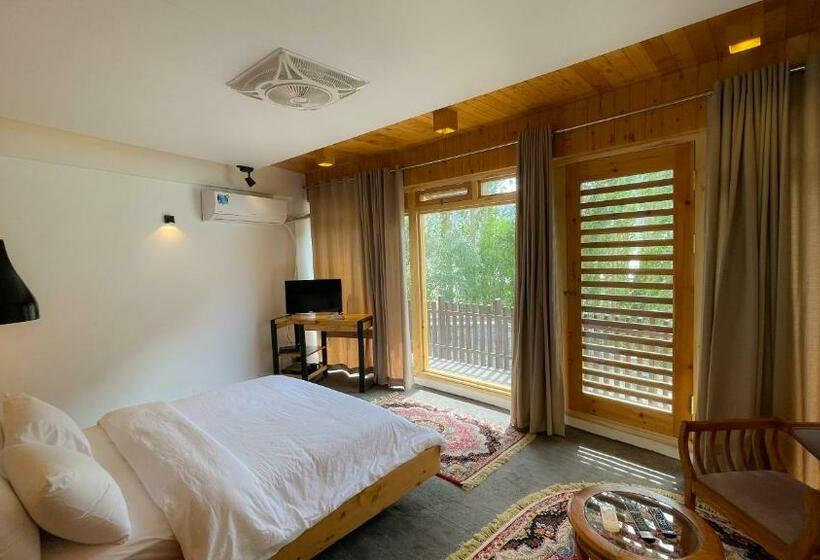 اتاق اجرایی سه نفره, Famree Resort Hunza