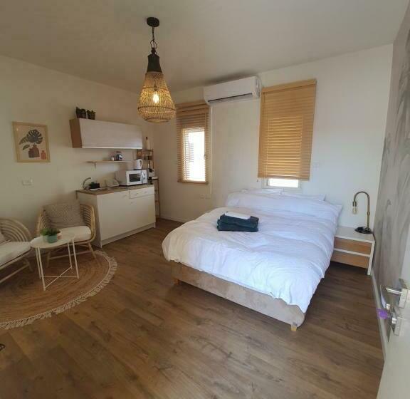 Habitació Estàndard, חדר במדבר